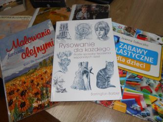 Kolekcja książek i albumów o sztuce i artystach w Filii nr 4