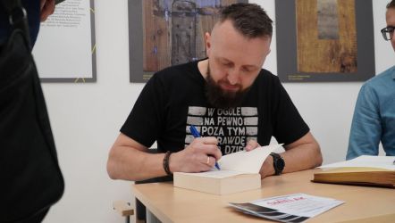 Spotkanie autorskie z Michałem Śmielakiem